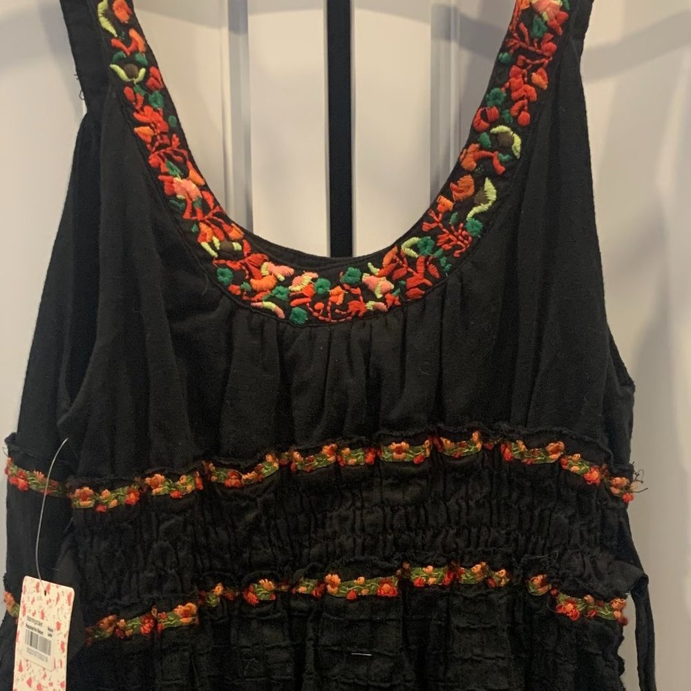 NWT SZ 4 FREE PEOPLE BLACK W/ MULTI BOHEMIAN TANK